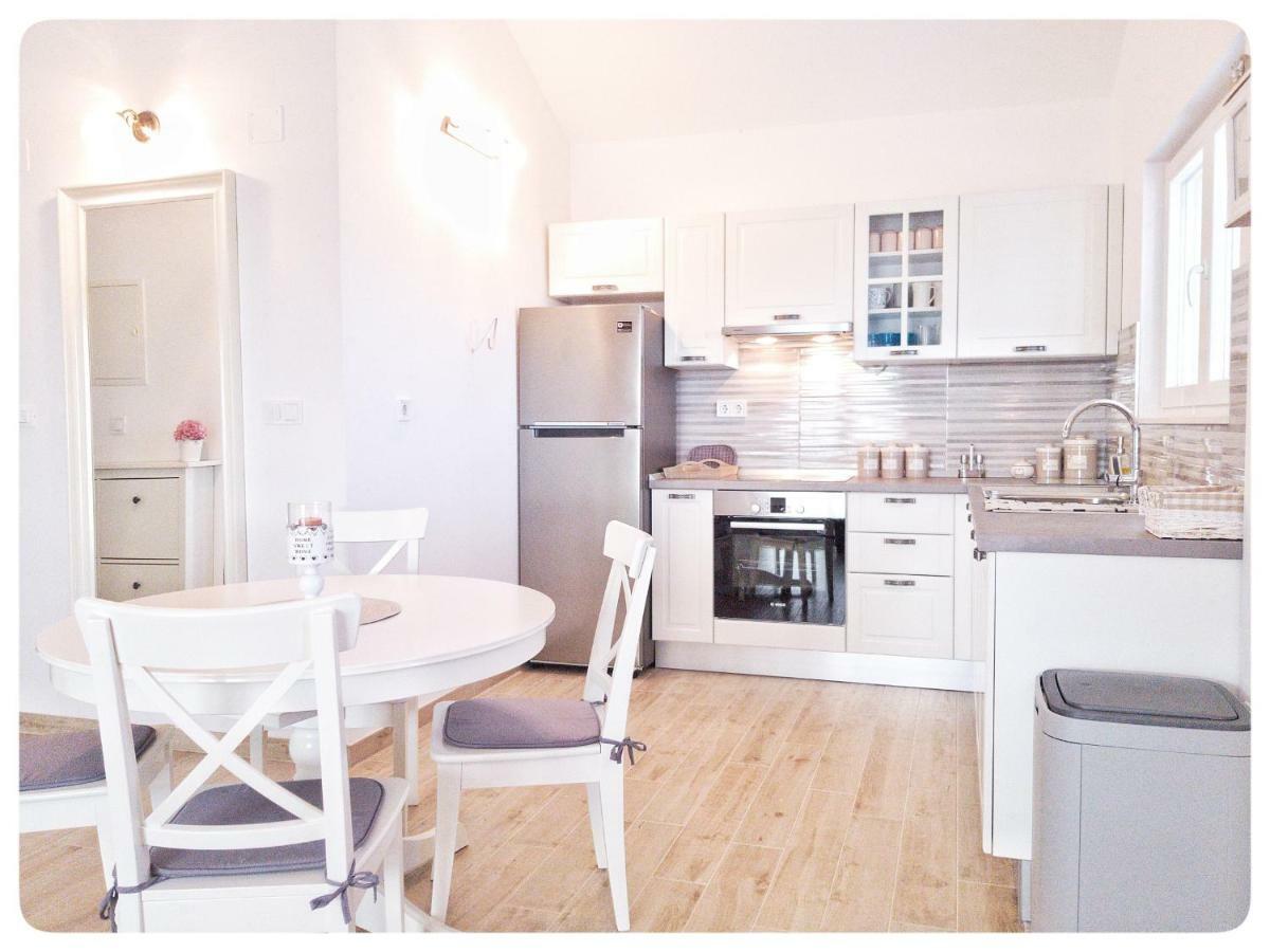 Apartment Nadoveza Tribunj  Ngoại thất bức ảnh